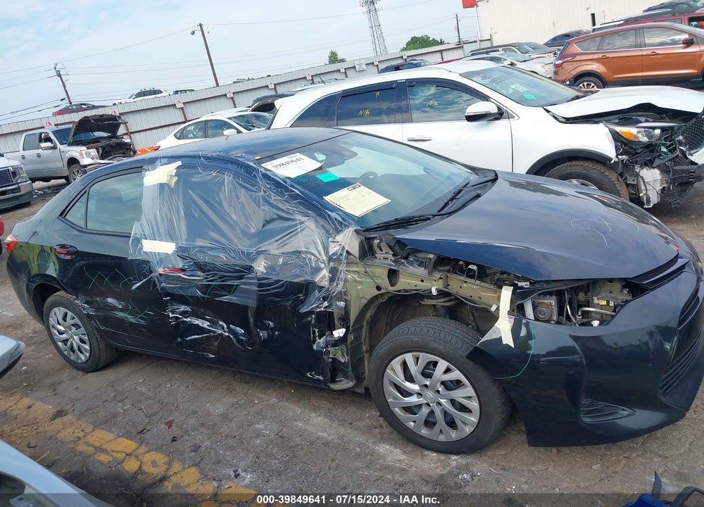 2017 TOYOTA COROLLA LE VIN: 5YFBURHEXHP701860