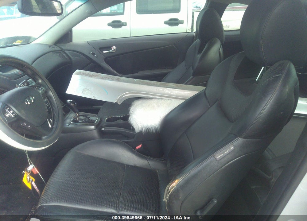 2011 HYUNDAI GENESIS VIN: KMHHU6KH9BU047323