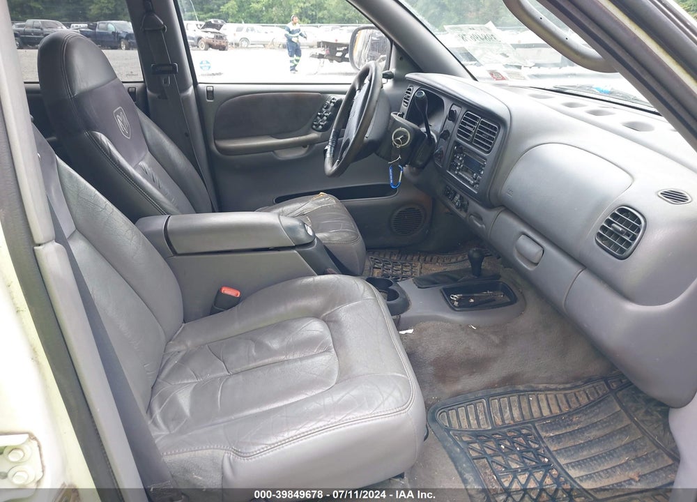 1998 DODGE DURANGO SLT VIN: 1B4HS28Z7WF220119