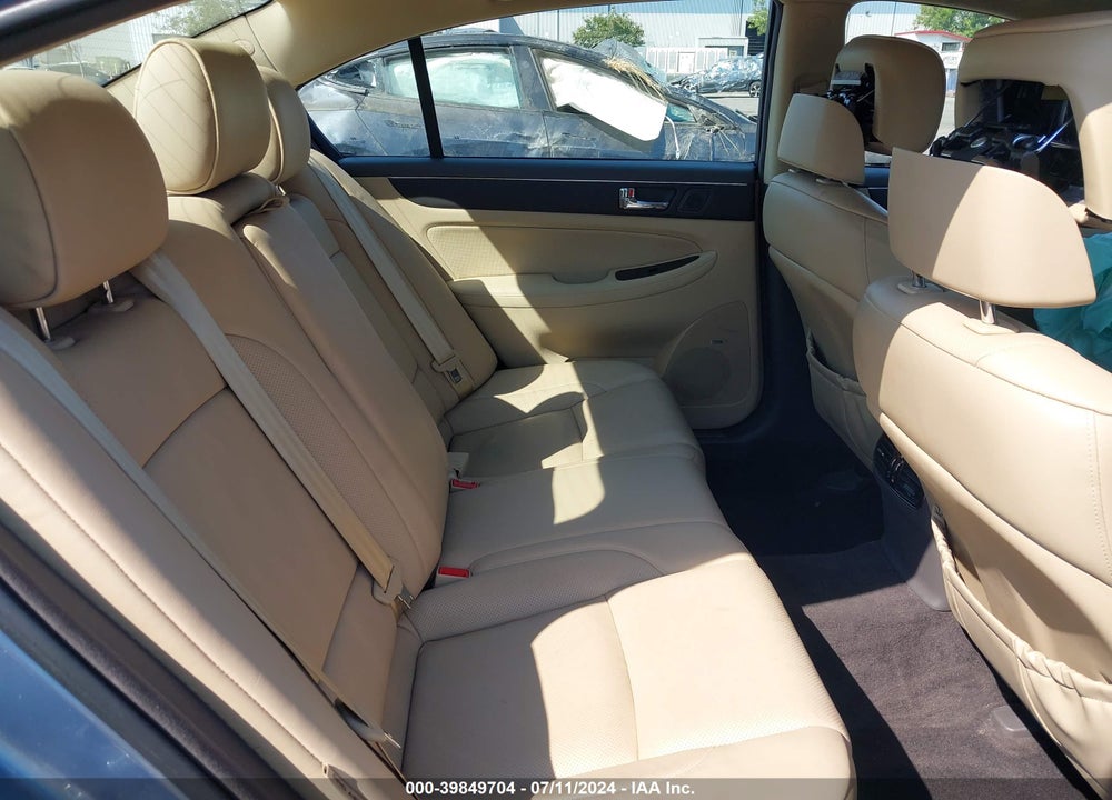 2009 HYUNDAI GENESIS 3.8 VIN: KMHGC46E39U018137