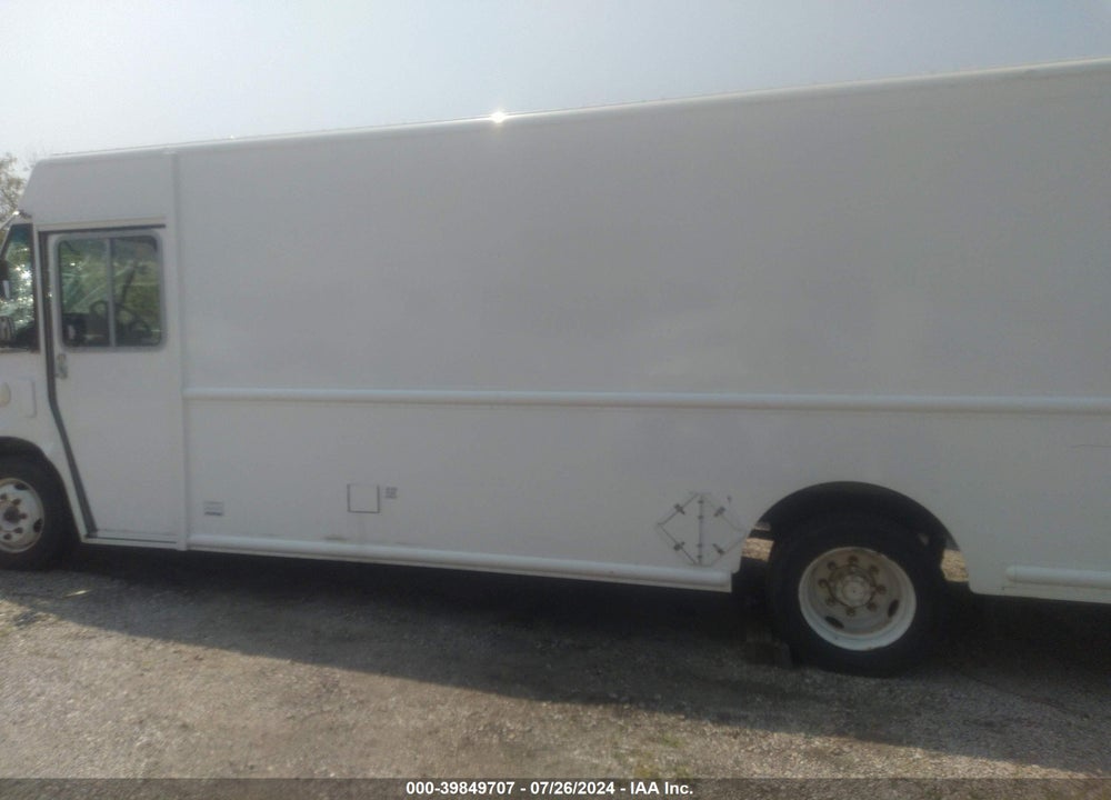 2013 FREIGHTLINER CHASSIS M LINE WALK-IN VAN VIN: 4UZAAPDU0DCFB2489