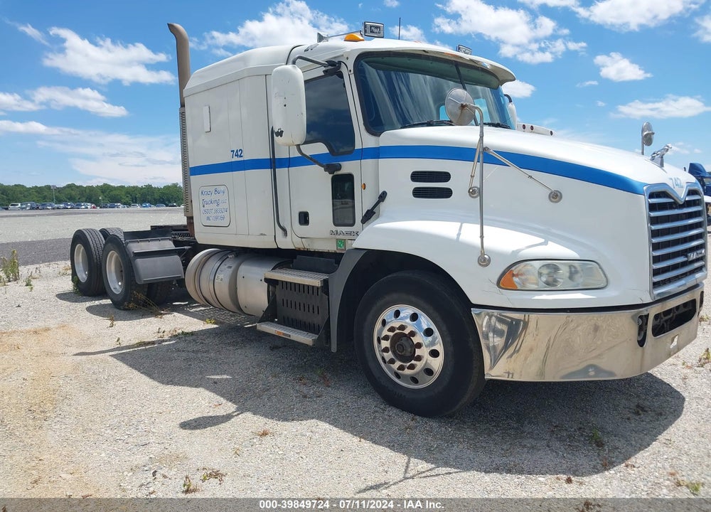 2012 MACK CXU613 VIN: 1M1AW07Y0CM018428