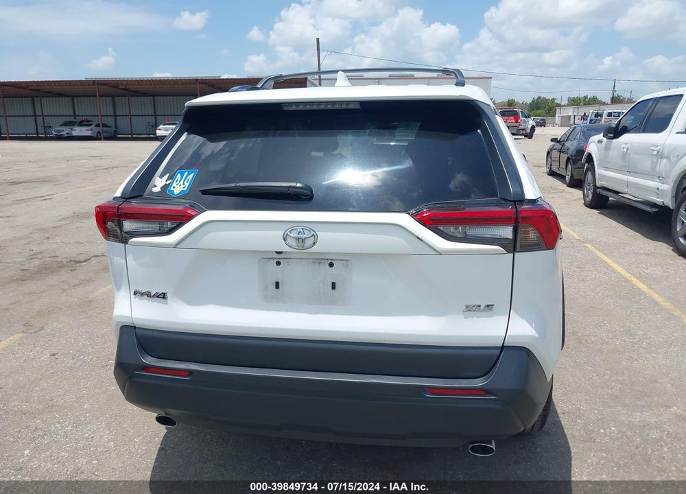 2019 TOYOTA RAV4 XLE VIN: 2T3W1RFV6KW007256