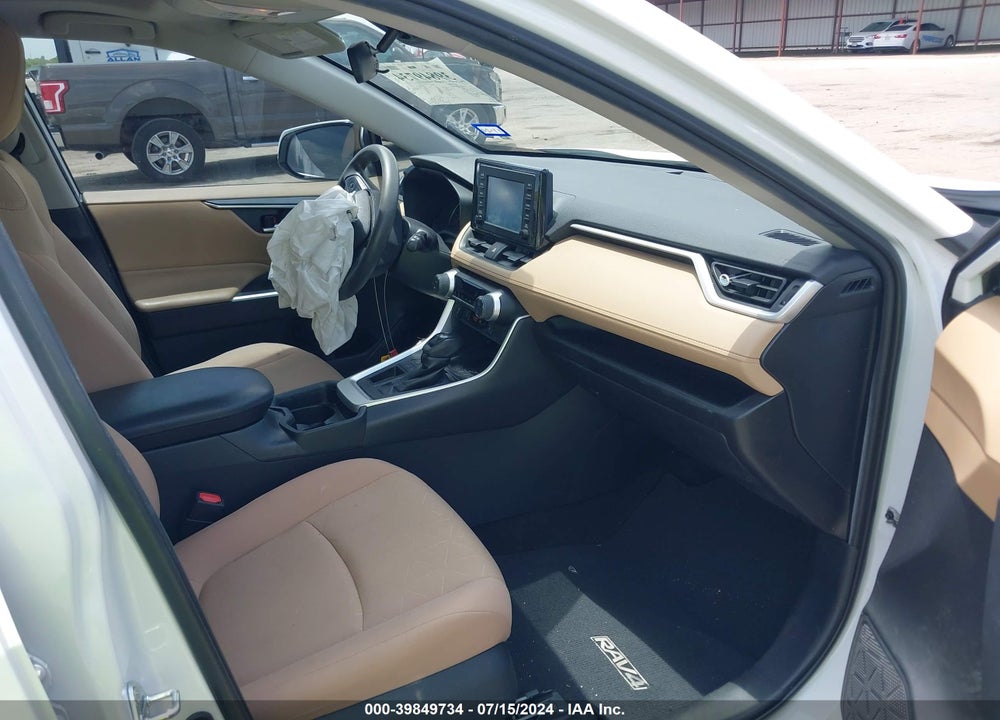2019 TOYOTA RAV4 XLE VIN: 2T3W1RFV6KW007256