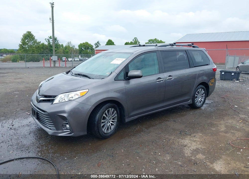 2018 TOYOTA SIENNA XLE PREMIUM 8 PASSENGER VIN: 5TDYZ3DC5JS915388