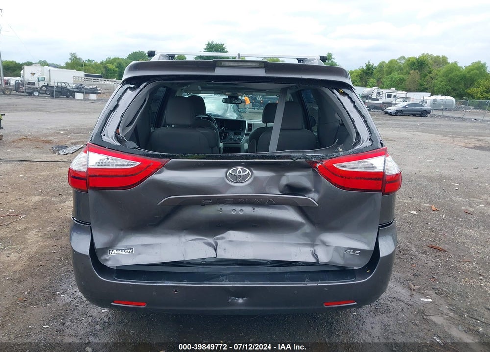 2018 TOYOTA SIENNA XLE PREMIUM 8 PASSENGER VIN: 5TDYZ3DC5JS915388