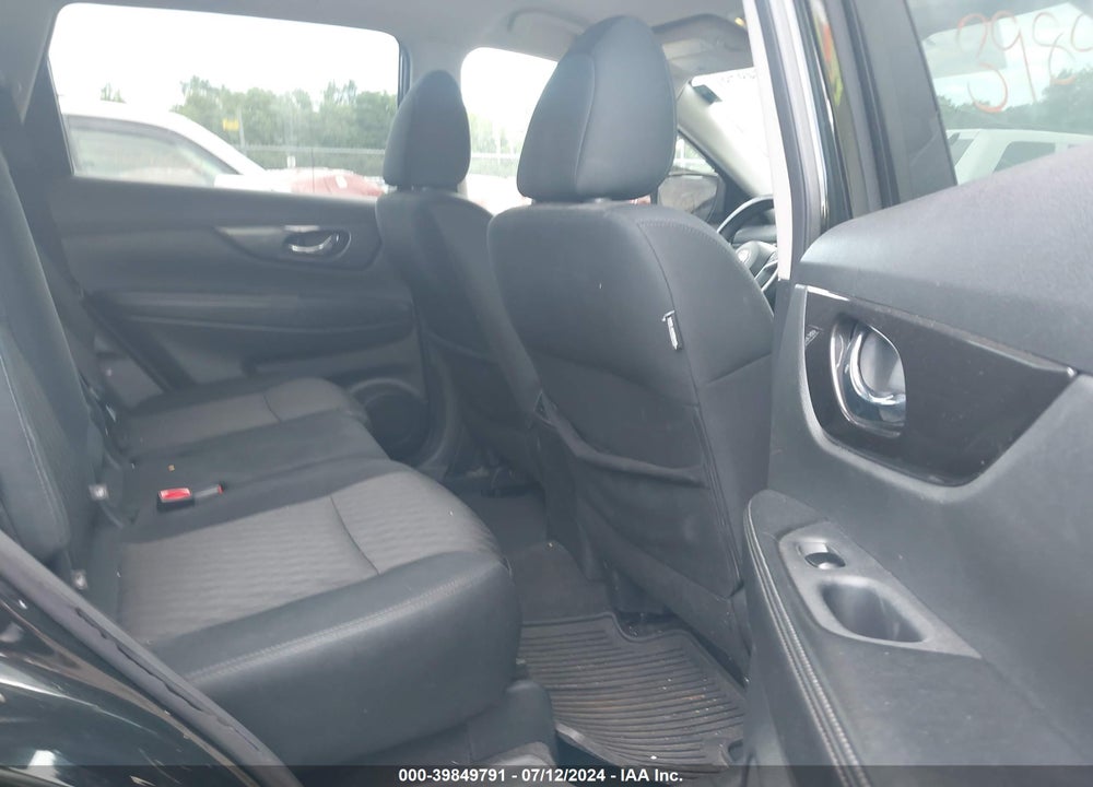 2018 NISSAN ROGUE SV VIN: 5N1AT2MV6JC831396