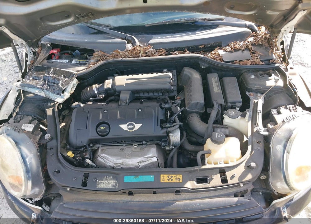 2010 MINI COOPER VIN: WMWMF3C5XATZ24077