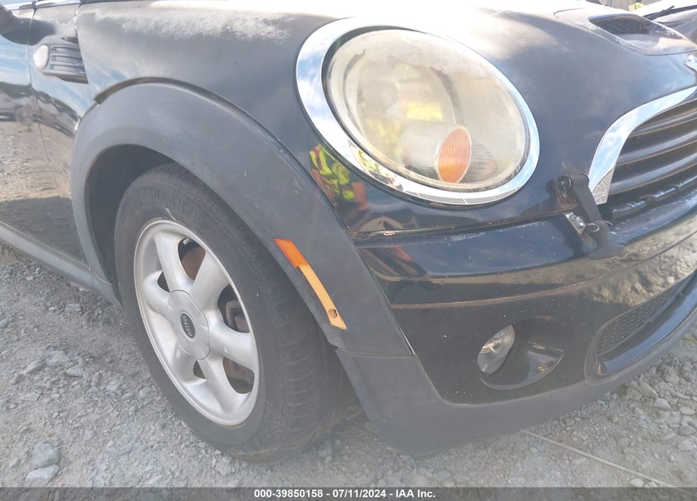 2010 MINI COOPER VIN: WMWMF3C5XATZ24077