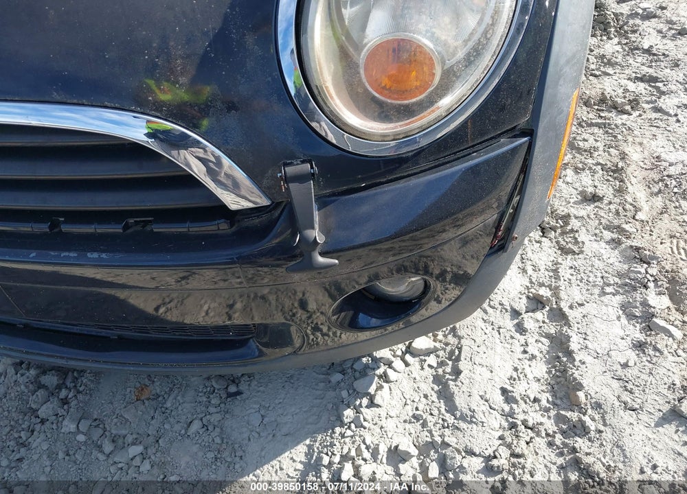 2010 MINI COOPER VIN: WMWMF3C5XATZ24077