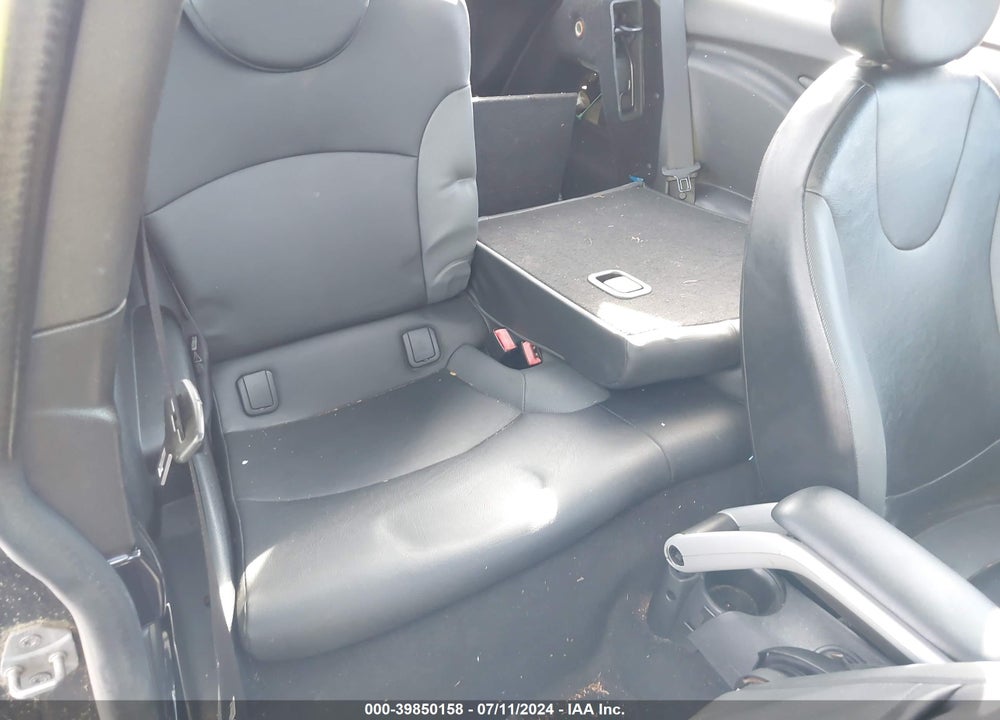 2010 MINI COOPER VIN: WMWMF3C5XATZ24077