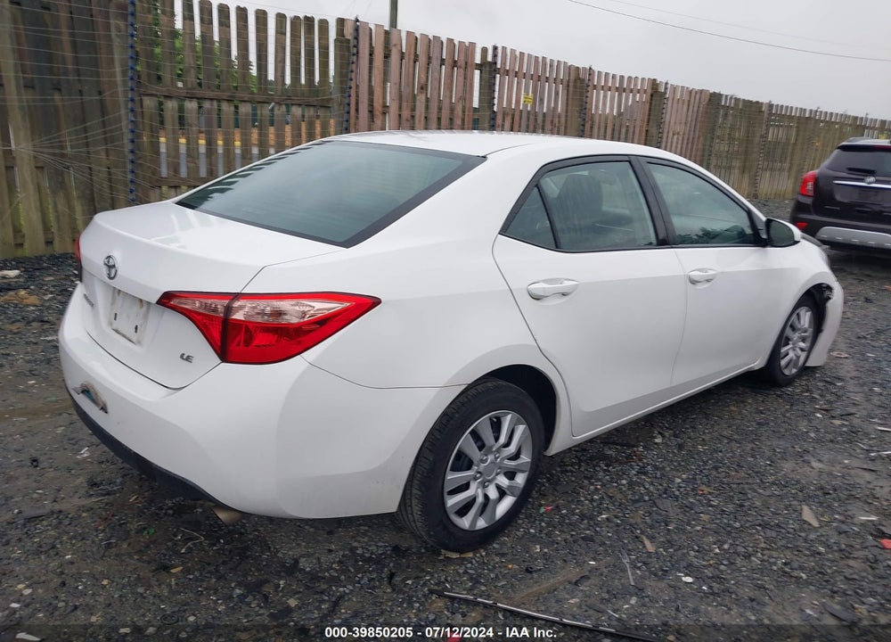 2018 TOYOTA COROLLA LE VIN: 2T1BURHE2JC087893