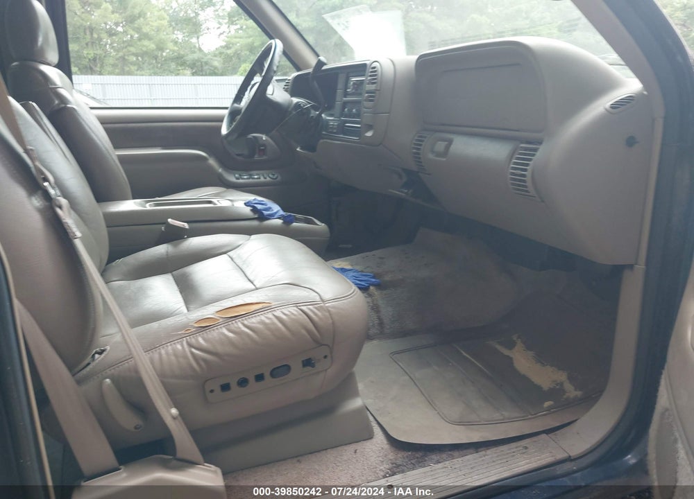 1998 CHEVROLET TAHOE LS VIN: 1GNEK13R5WJ311062