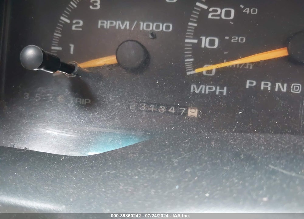 1998 CHEVROLET TAHOE LS VIN: 1GNEK13R5WJ311062