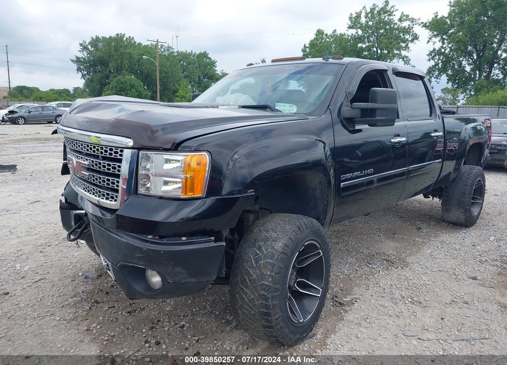 2014 GMC SIERRA 2500HD DENALI VIN: 1GT125E84EF114419