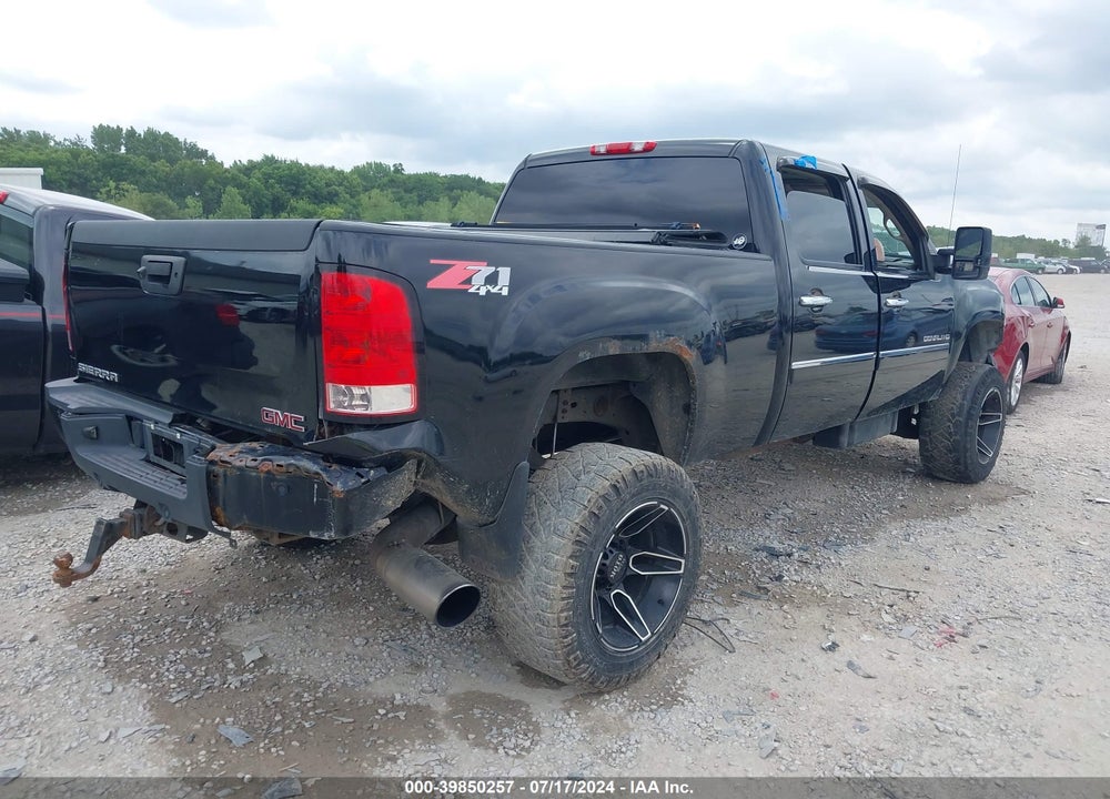 2014 GMC SIERRA 2500HD DENALI VIN: 1GT125E84EF114419