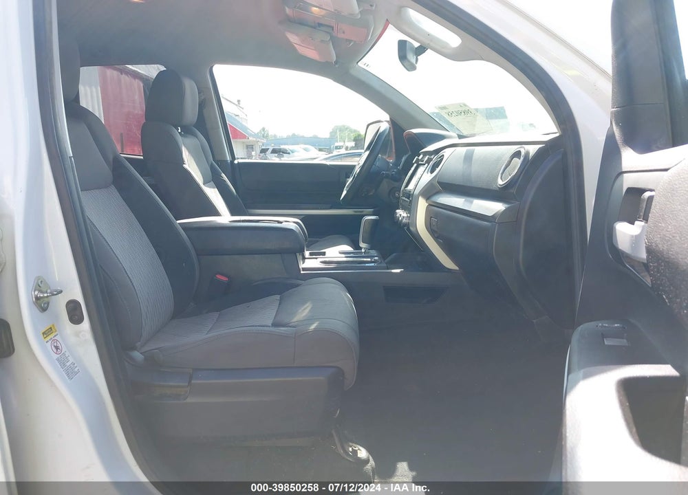 2016 TOYOTA TUNDRA SR5 5.7L V8 VIN: 5TFUY5F19GX545123