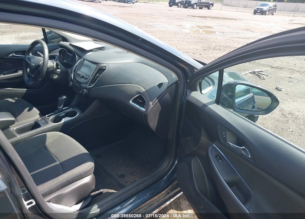 2017 CHEVROLET CRUZE LT AUTO VIN: 3G1BE6SM8HS530386