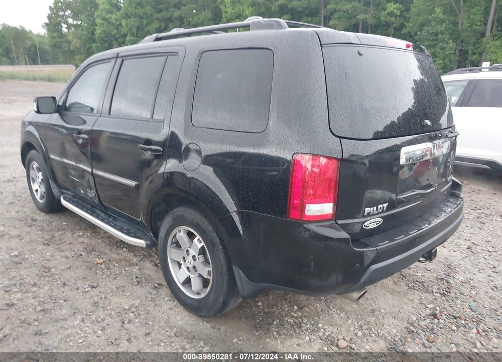 2011 HONDA PILOT TOURING VIN: 5FNYF3H94BB037756