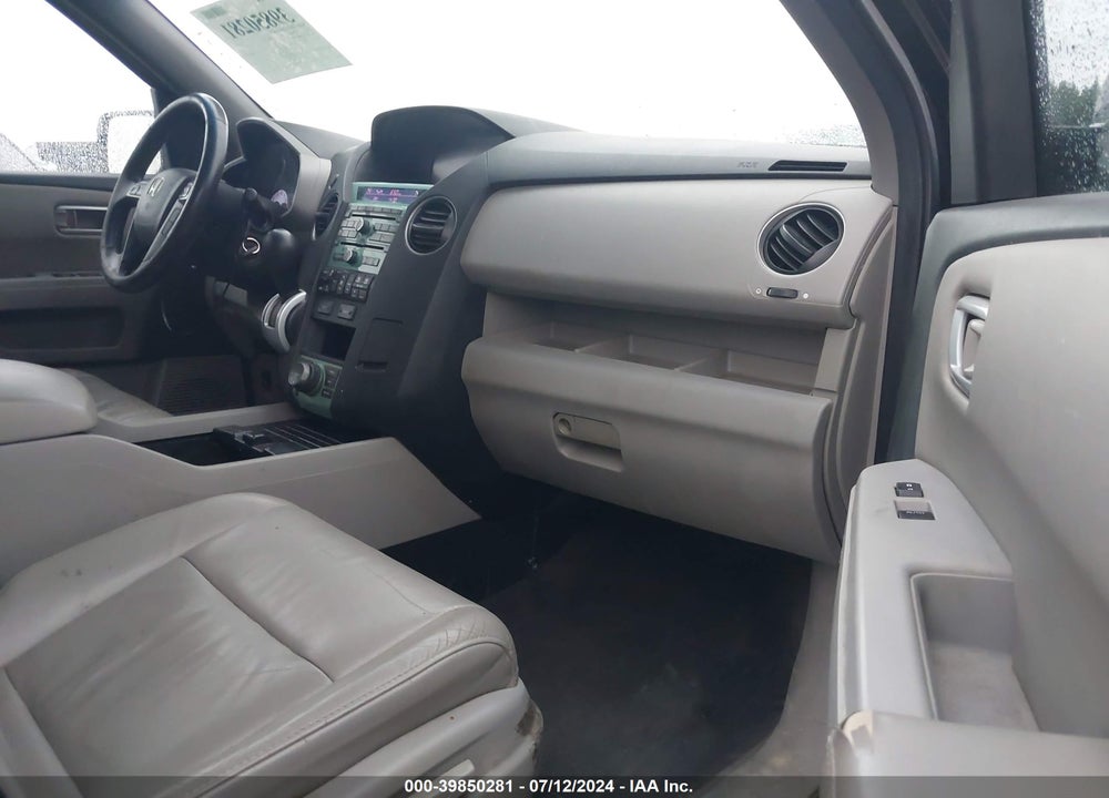 2011 HONDA PILOT TOURING VIN: 5FNYF3H94BB037756