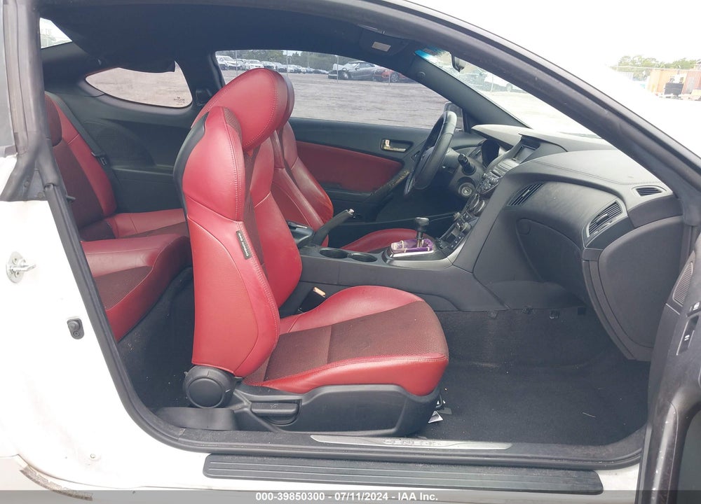 2013 HYUNDAI GENESIS VIN: KMHHU6KJ8DU108070