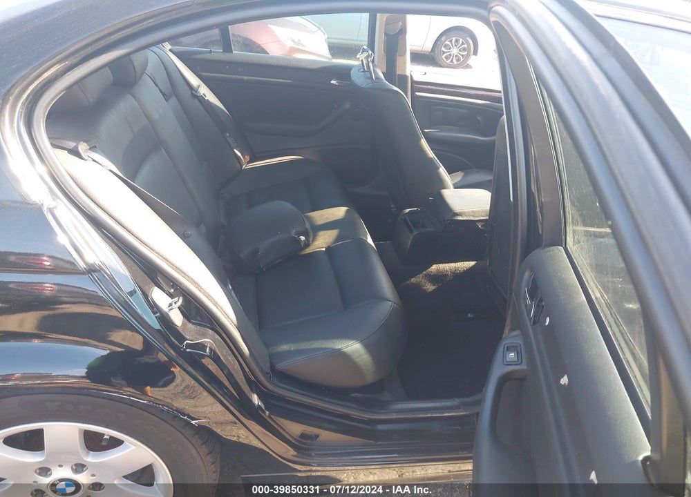 2005 BMW 325I VIN: WBAET37425NJ89961