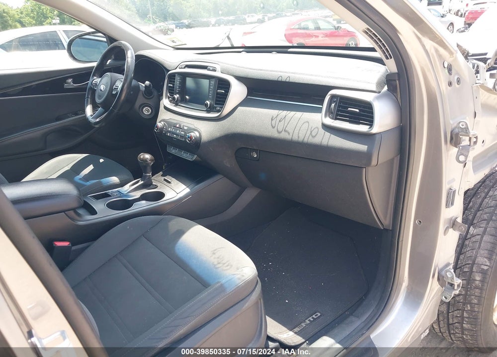 2017 KIA SORENTO 2.4L LX VIN: 5XYPG4A3XHG214249