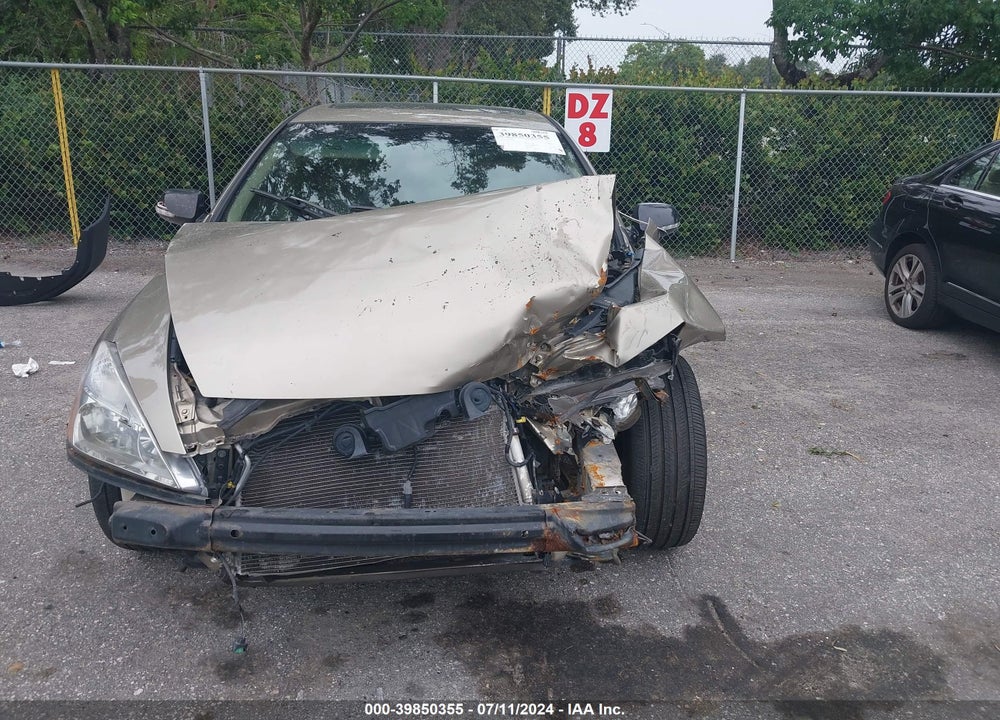 2004 HONDA ACCORD 2.4 EX VIN: 1HGCM56704A028207