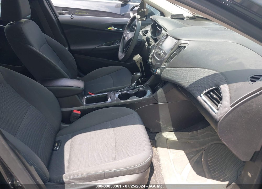 2018 CHEVROLET CRUZE LT AUTO VIN: 1G1BE5SM7J7246620