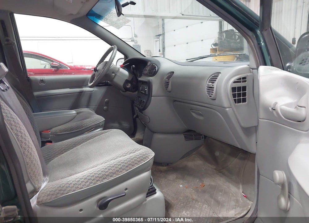 1998 PLYMOUTH GRAND VOYAGER VIN: 2P4GP2431WR530272