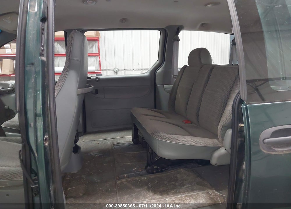 1998 PLYMOUTH GRAND VOYAGER VIN: 2P4GP2431WR530272