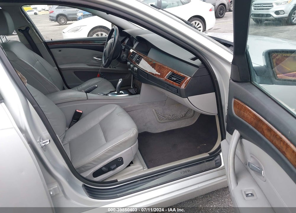 2008 BMW 528I VIN: WBANU53558CT01384