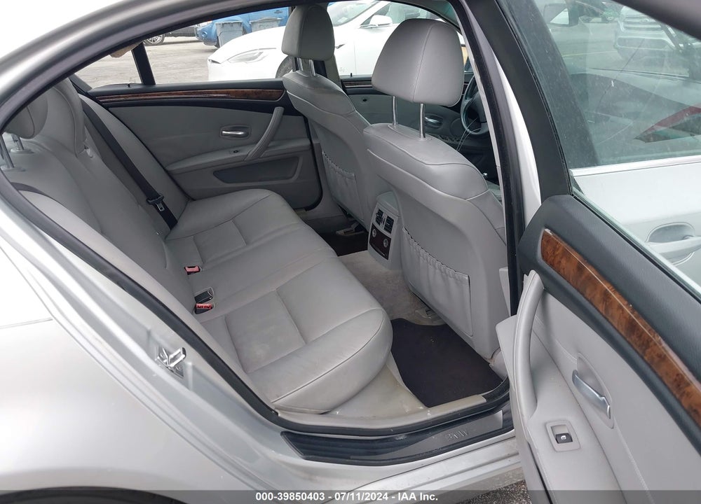 2008 BMW 528I VIN: WBANU53558CT01384