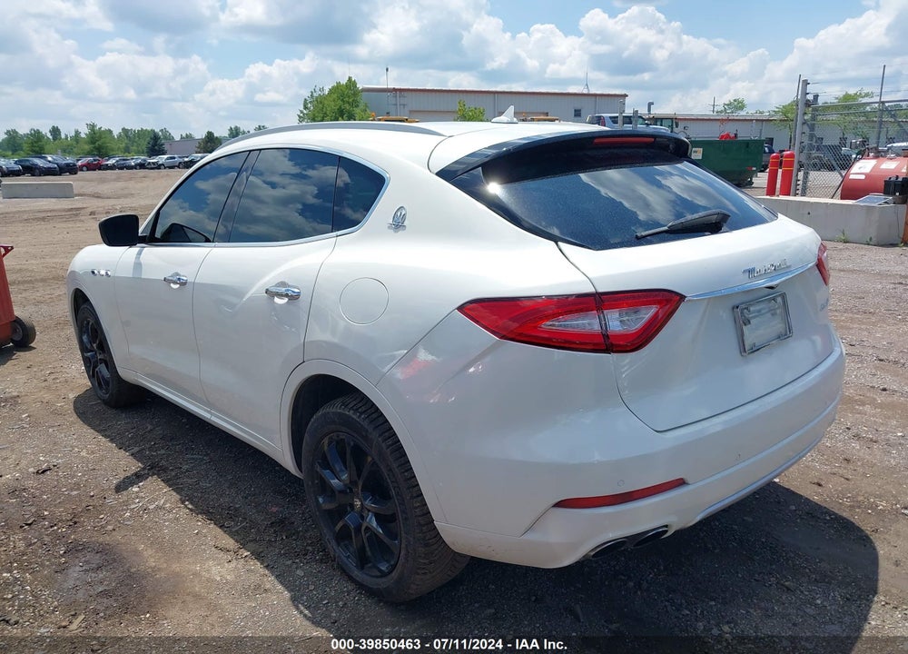 2017 MASERATI LEVANTE VIN: ZN661XUL4HX199334