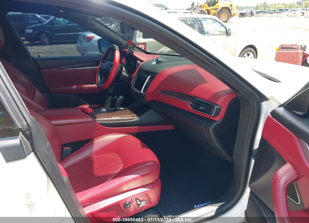 2017 MASERATI LEVANTE VIN: ZN661XUL4HX199334