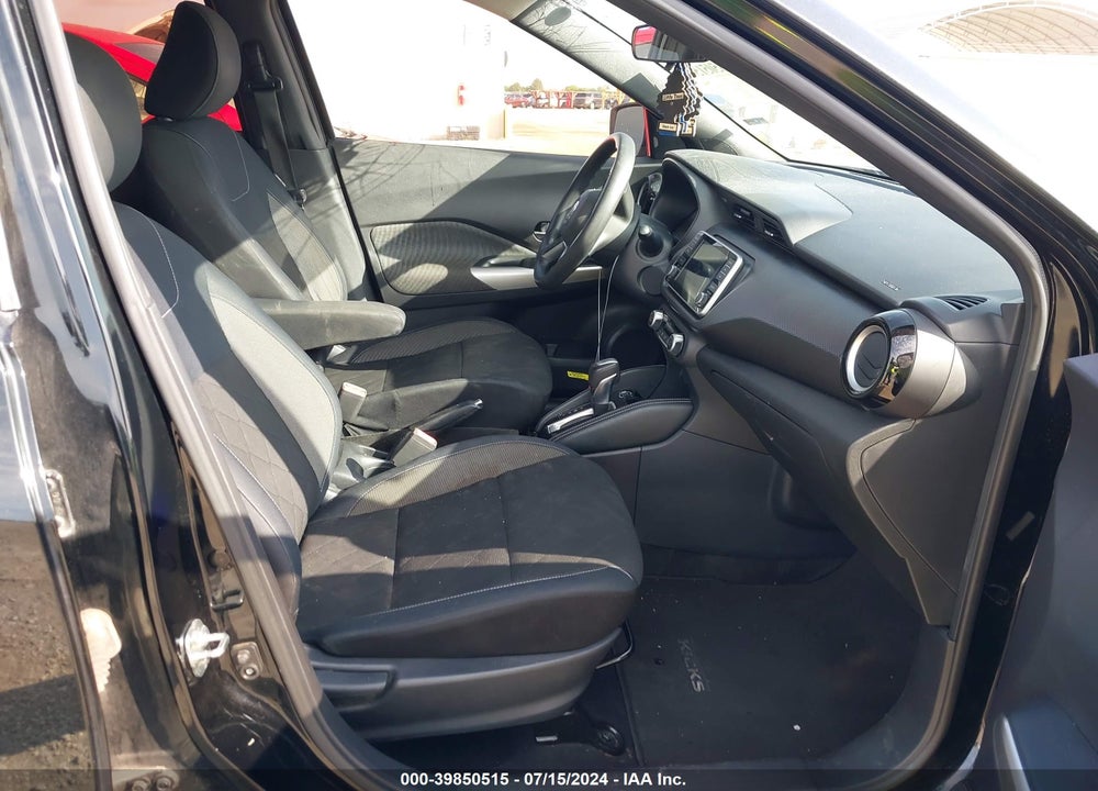 2018 NISSAN KICKS SV VIN: 3N1CP5CU2JL540753