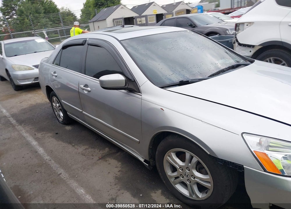 2007 HONDA ACCORD 2.4 EX VIN: 1HGCM56897A135995