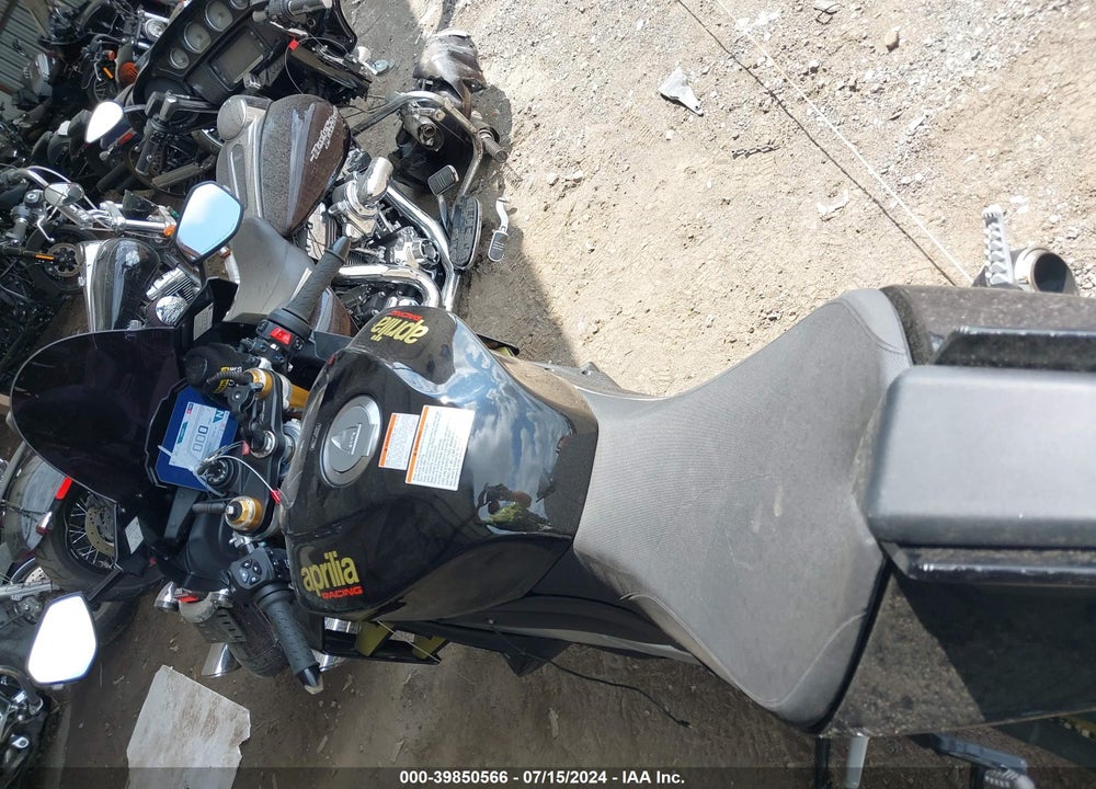 2023 APRILIA RSV4 FACTORY VIN: ZD4KYUB01PS000632