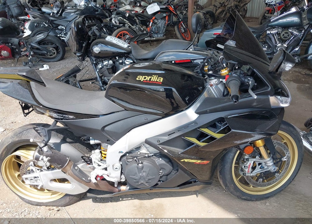 2023 APRILIA RSV4 FACTORY VIN: ZD4KYUB01PS000632