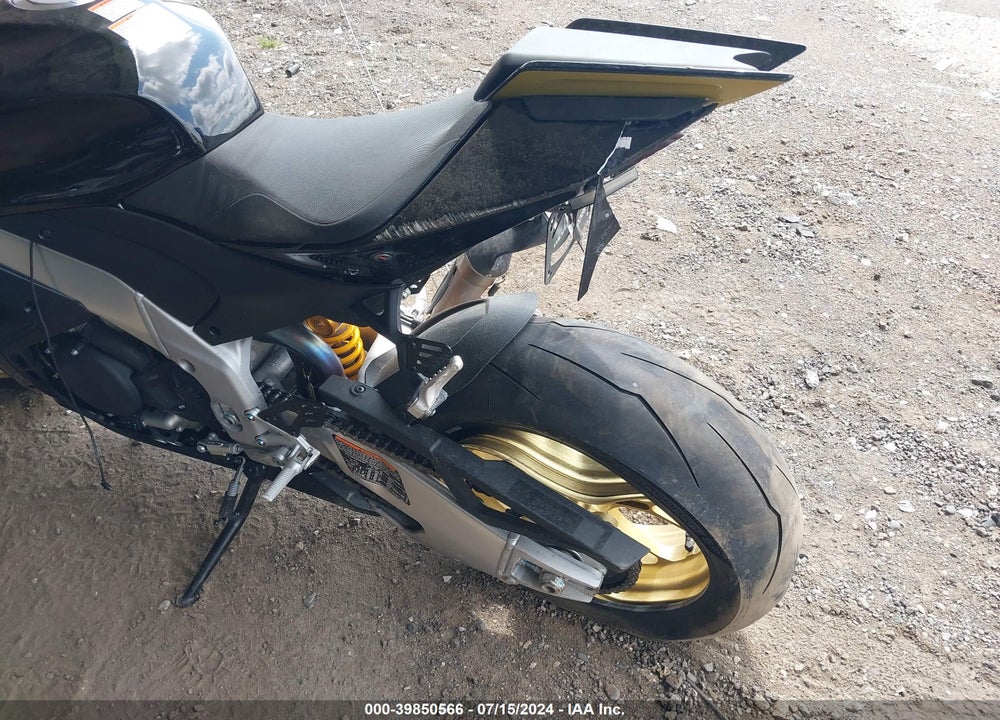 2023 APRILIA RSV4 FACTORY VIN: ZD4KYUB01PS000632