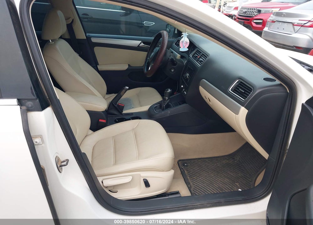 2013 VOLKSWAGEN JETTA 2.5L SE VIN: 3VWBP7AJ3DM241734