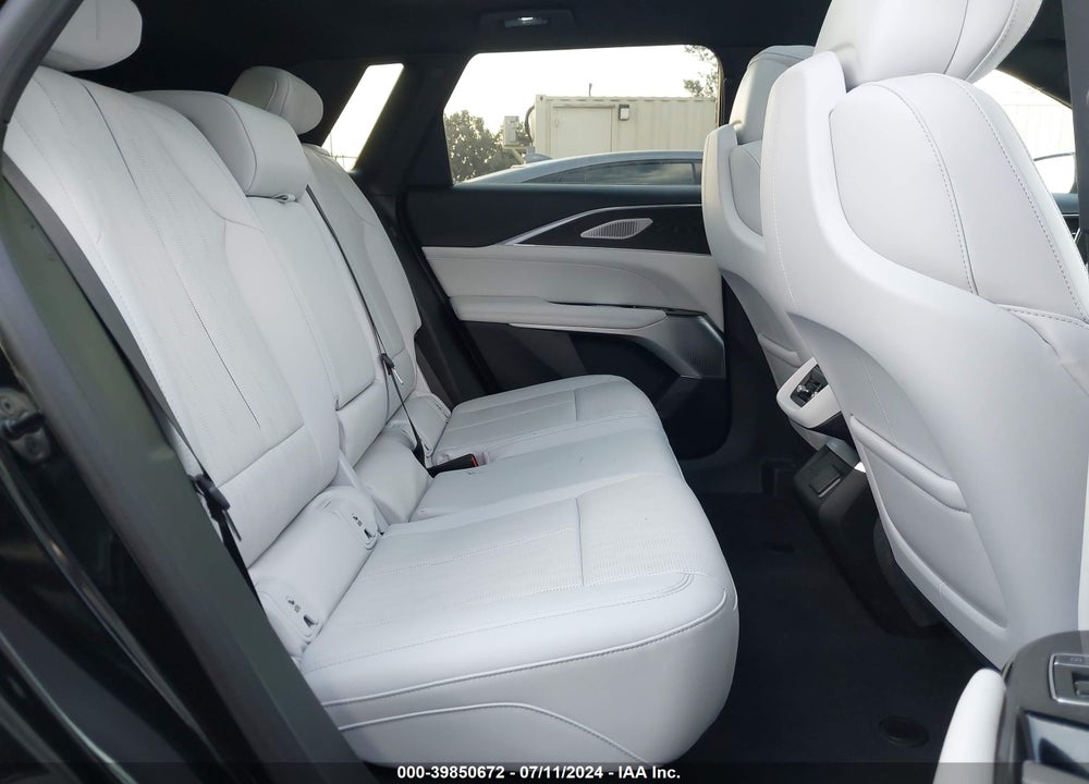 2024 CADILLAC LYRIQ LUXURY W/1SD VIN: 1GYKPRRL6RZ113430