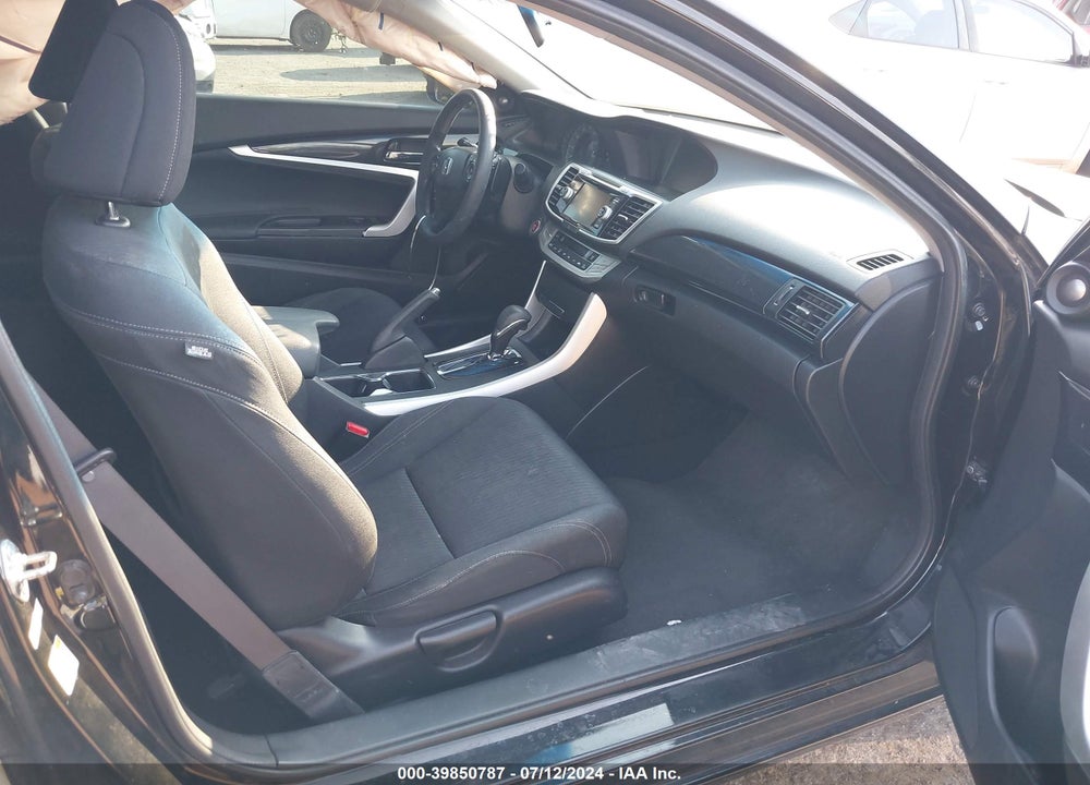2013 HONDA ACCORD EX VIN: 1HGCT1B72DA026038