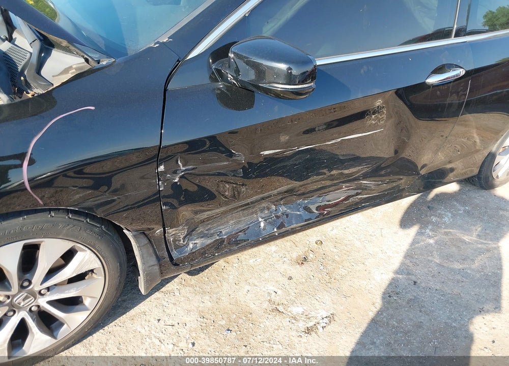 2013 HONDA ACCORD EX VIN: 1HGCT1B72DA026038