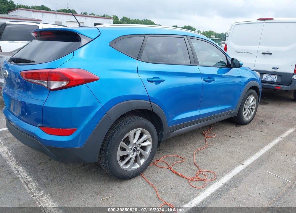2016 HYUNDAI TUCSON SE VIN: KM8J33A44GU209917