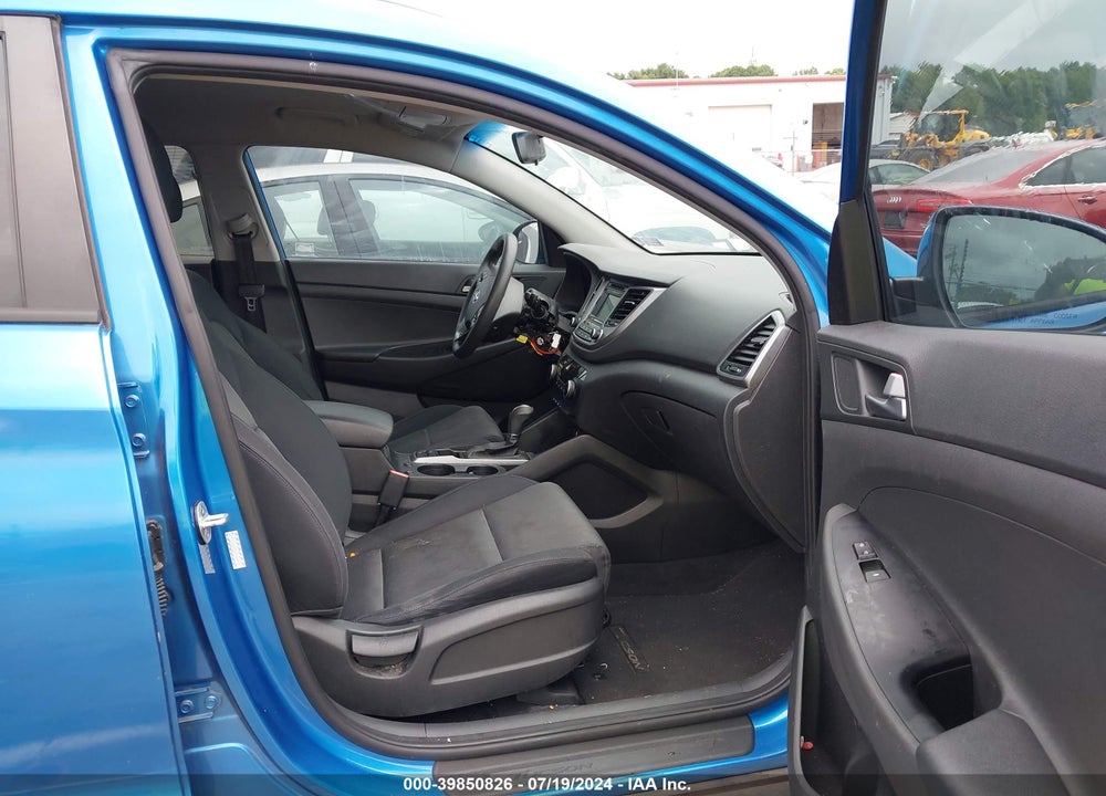 2016 HYUNDAI TUCSON SE VIN: KM8J33A44GU209917
