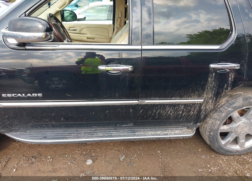 2008 CADILLAC ESCALADE STANDARD VIN: 1GYFK63838R171142