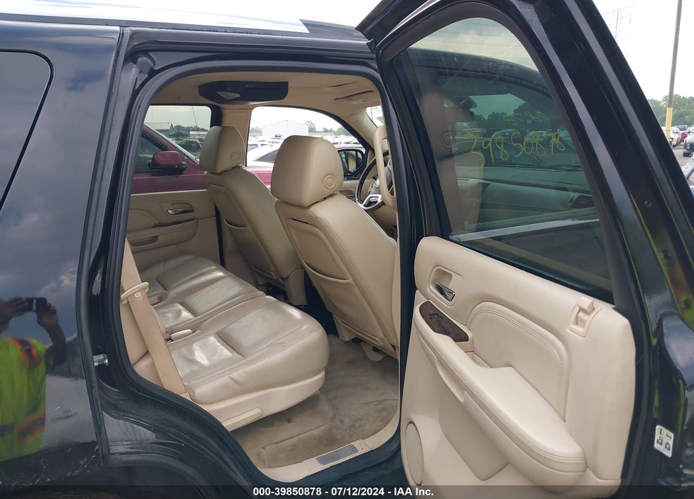2008 CADILLAC ESCALADE STANDARD VIN: 1GYFK63838R171142