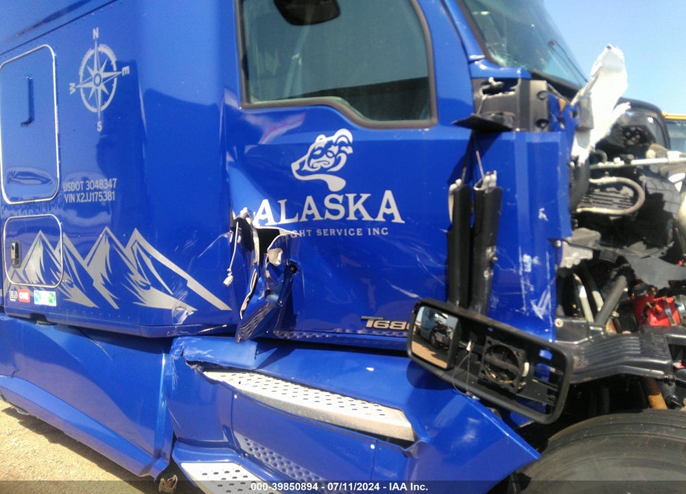 2018 KENWORTH T680 VIN: 1XKYD49X2JJ175381
