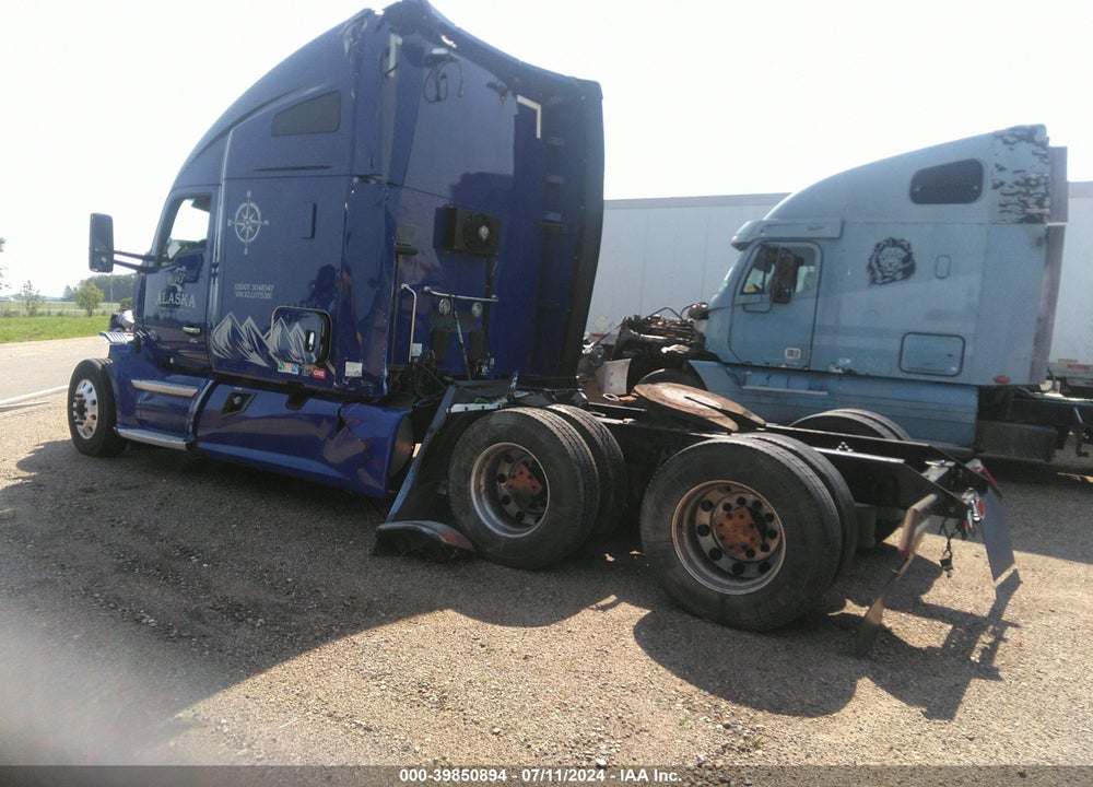 2018 KENWORTH T680 VIN: 1XKYD49X2JJ175381